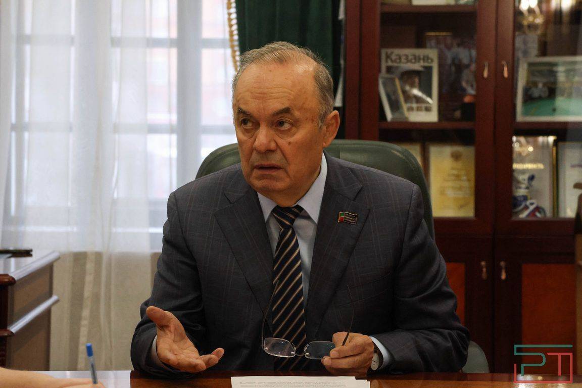 Экзам Губайдуллин поздравил татарстанцев с Днем местного самоуправления