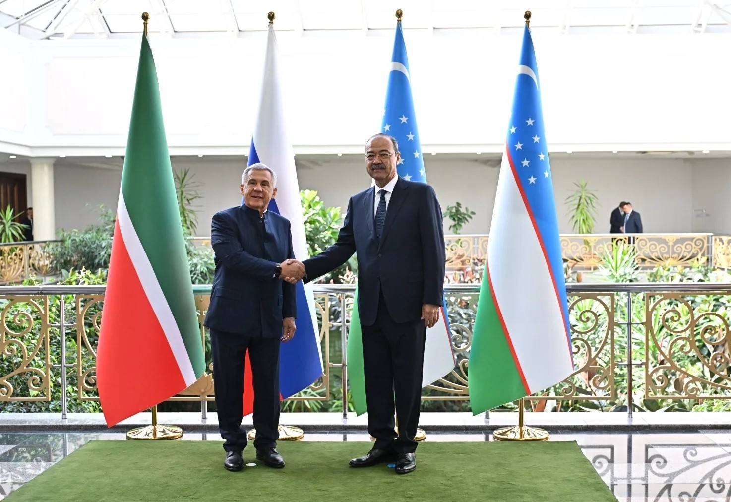 Рустам Минниханов обсудил «Иннопром» и сотрудничество с Премьер-министром Узбекистана