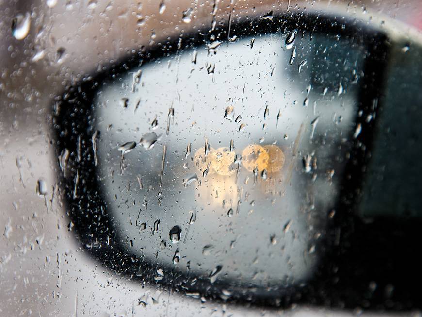 В ГАИ Казани напомнили о тактике вождения в дождь