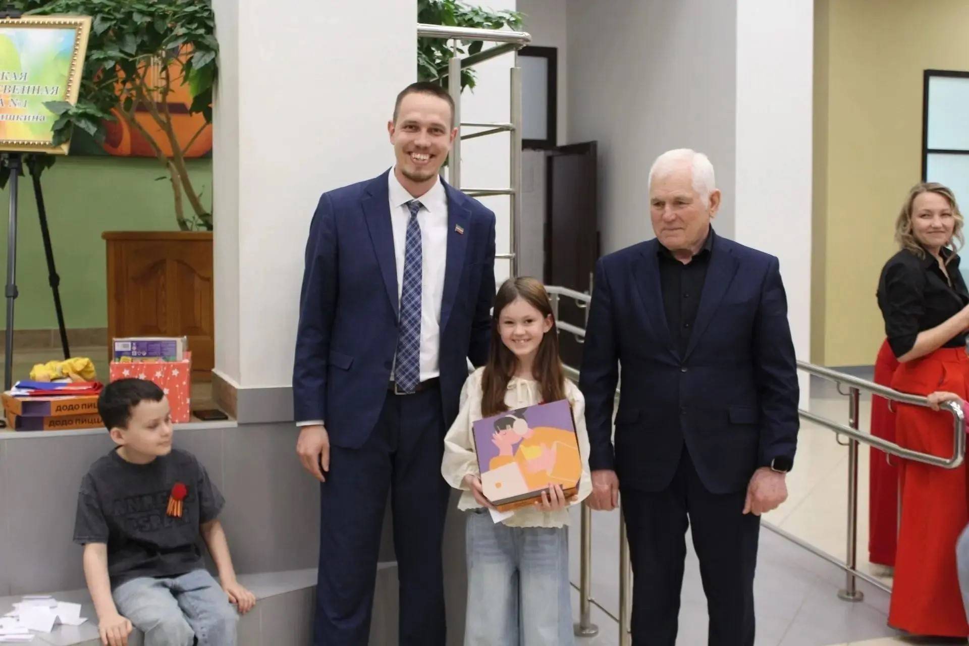 В Елабуге на концерте собрали более 50 тыс. рублей в поддержку бойцов СВО