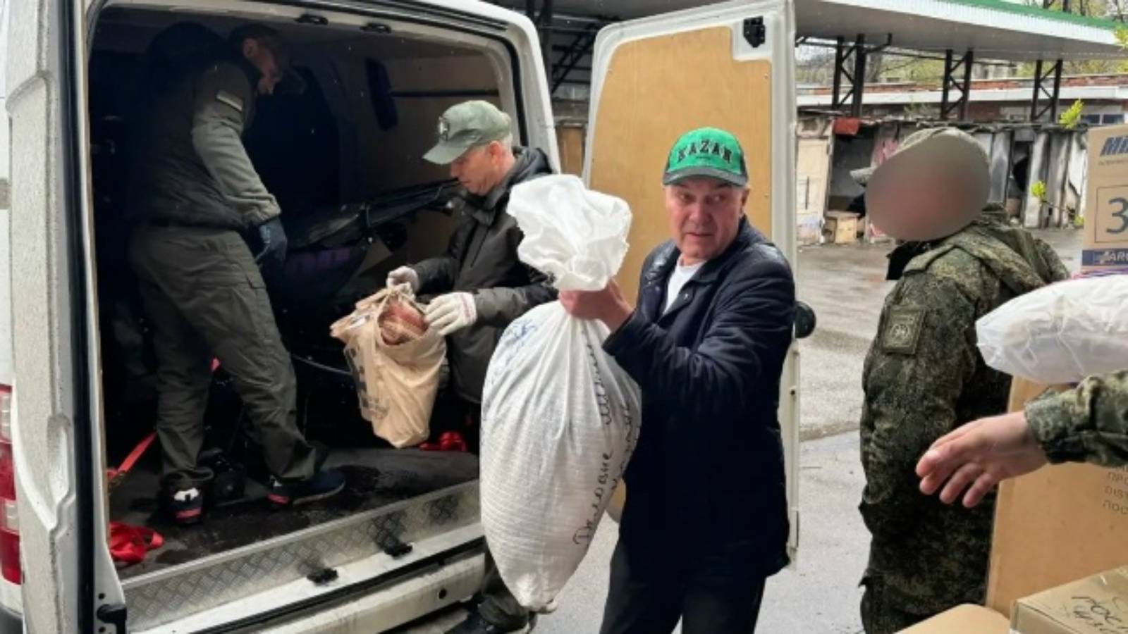 Национально-культурные объединения Татарстана передали партию гуманитарного груза бойцам СВО