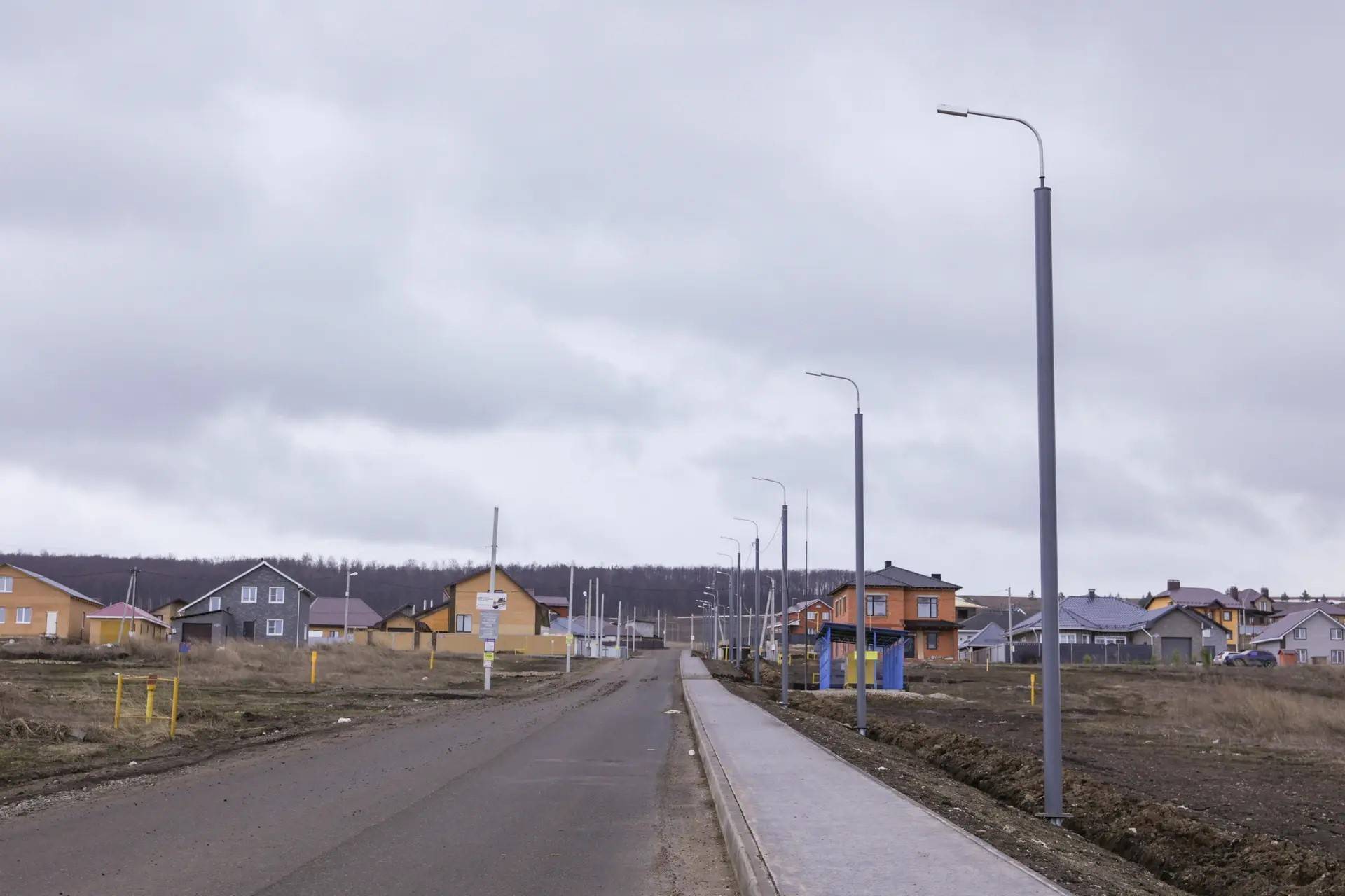 В Альметьевске провели уличное освещение в микрорайоне для многодетных