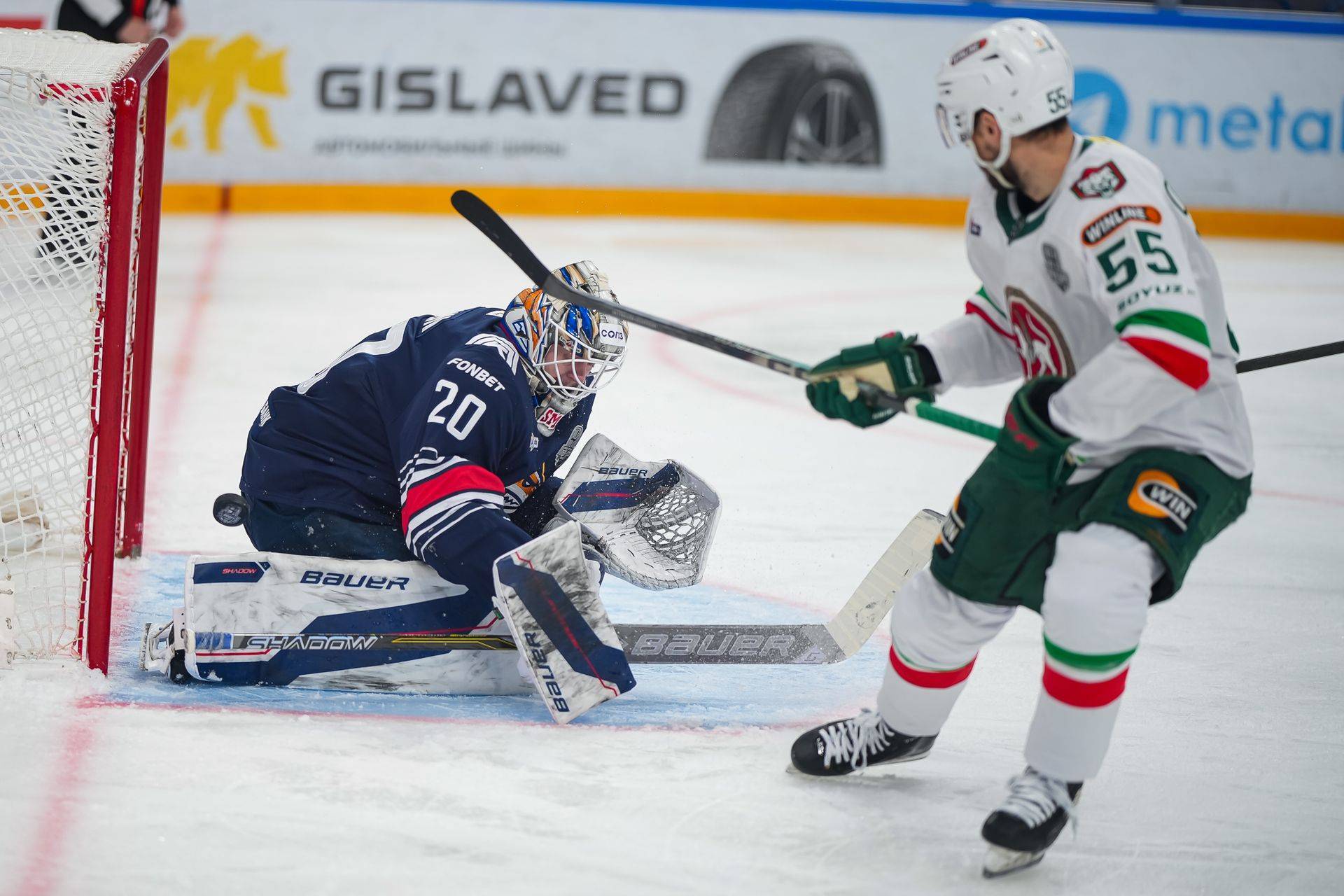 Перекрыли кислород: «Ак Барс» в первом матче полуфинала Кубка Гагарина смял «Металлург»