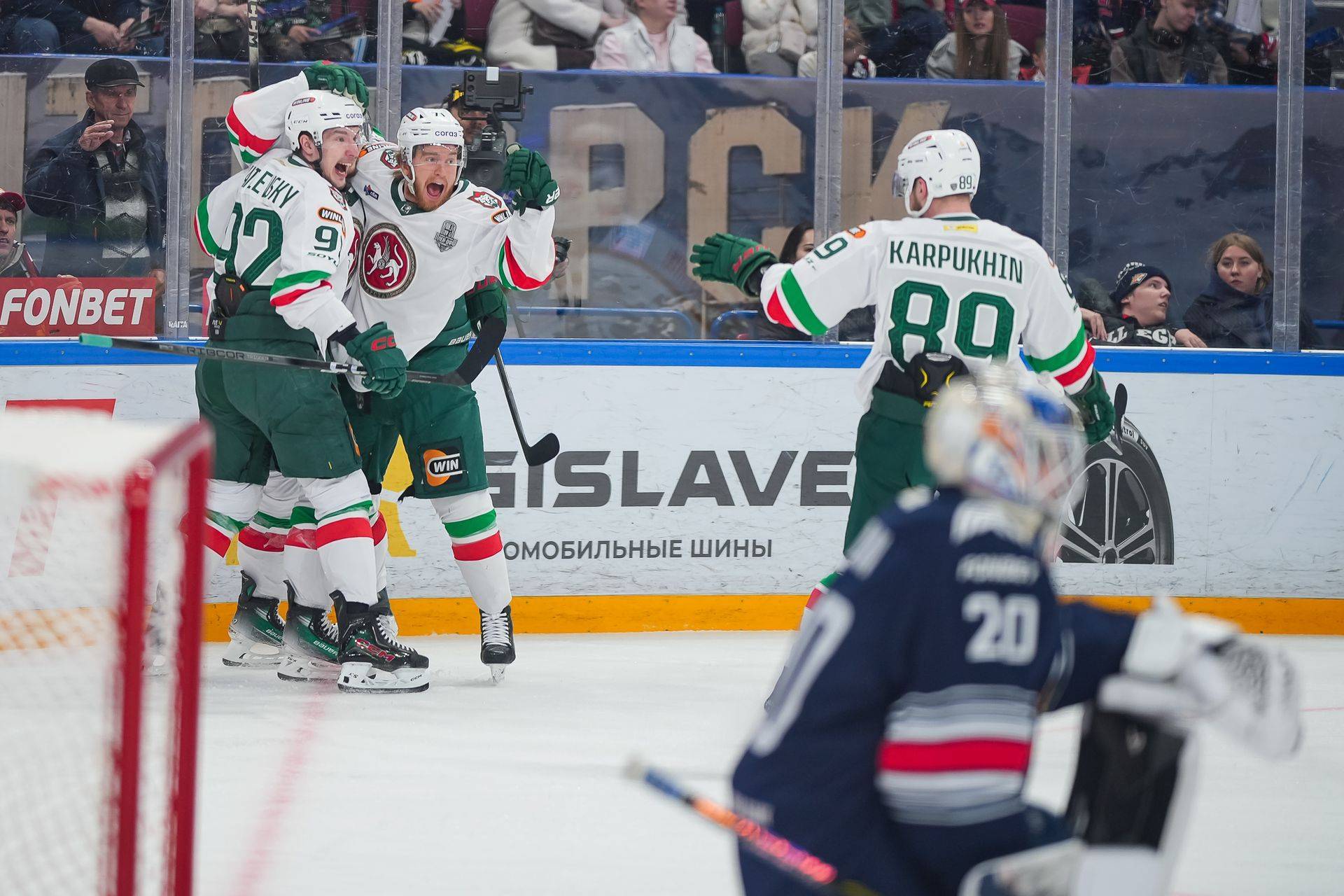 Перекрыли кислород: «Ак Барс» в первом матче полуфинала Кубка Гагарина смял «Металлург»
