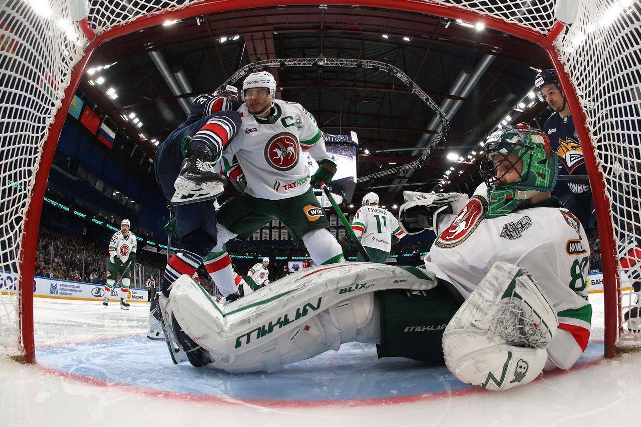 Перекрыли кислород: «Ак Барс» в первом матче полуфинала Кубка Гагарина смял «Металлург»