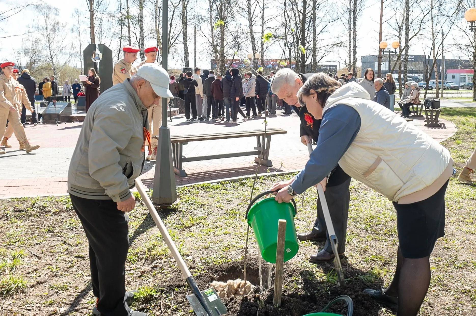 В Нижнекамске появилась Аллея героев Чернобыля
