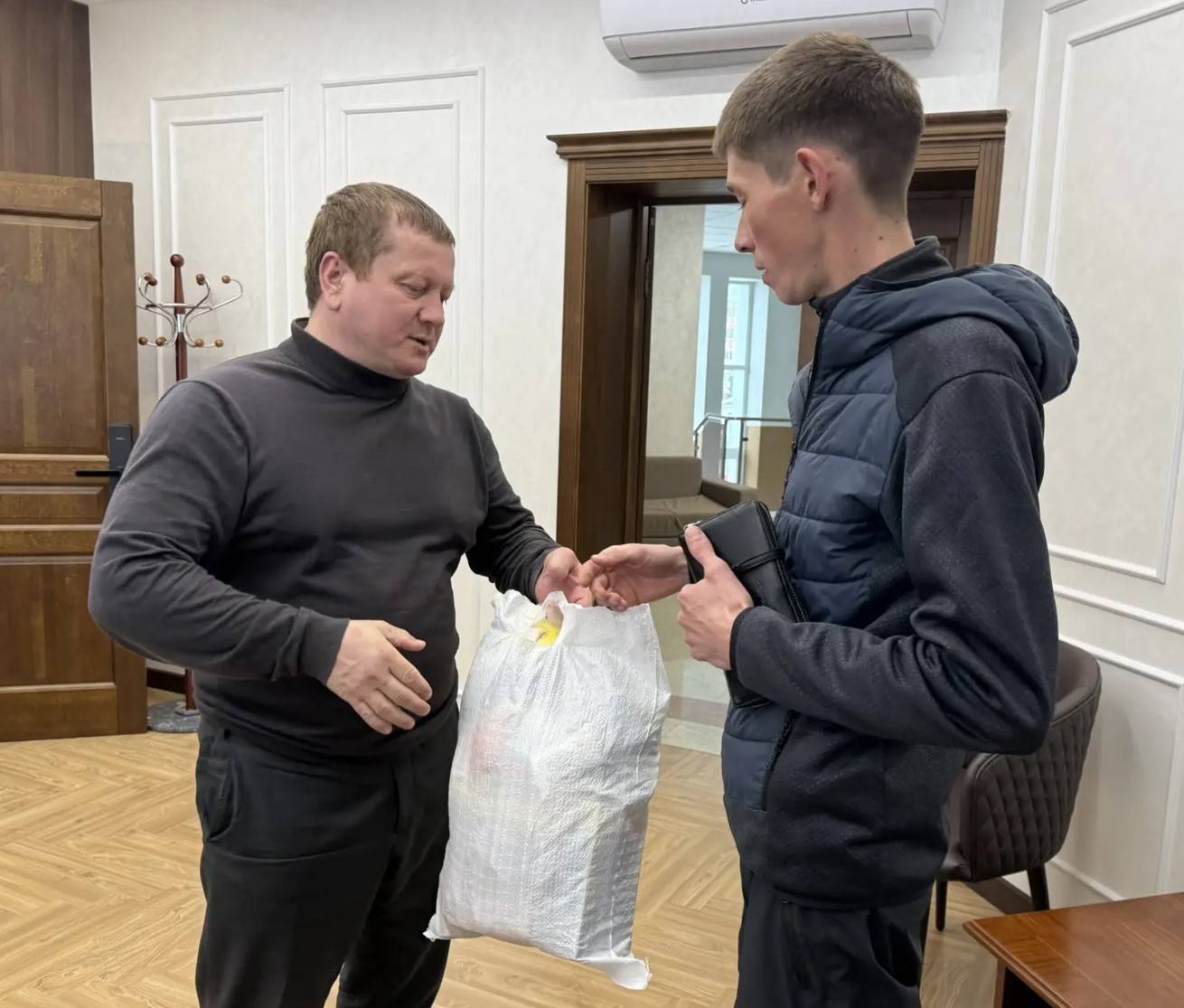 Глава Мамадышского района встретился с бойцом СВО в краткосрочном отпуске