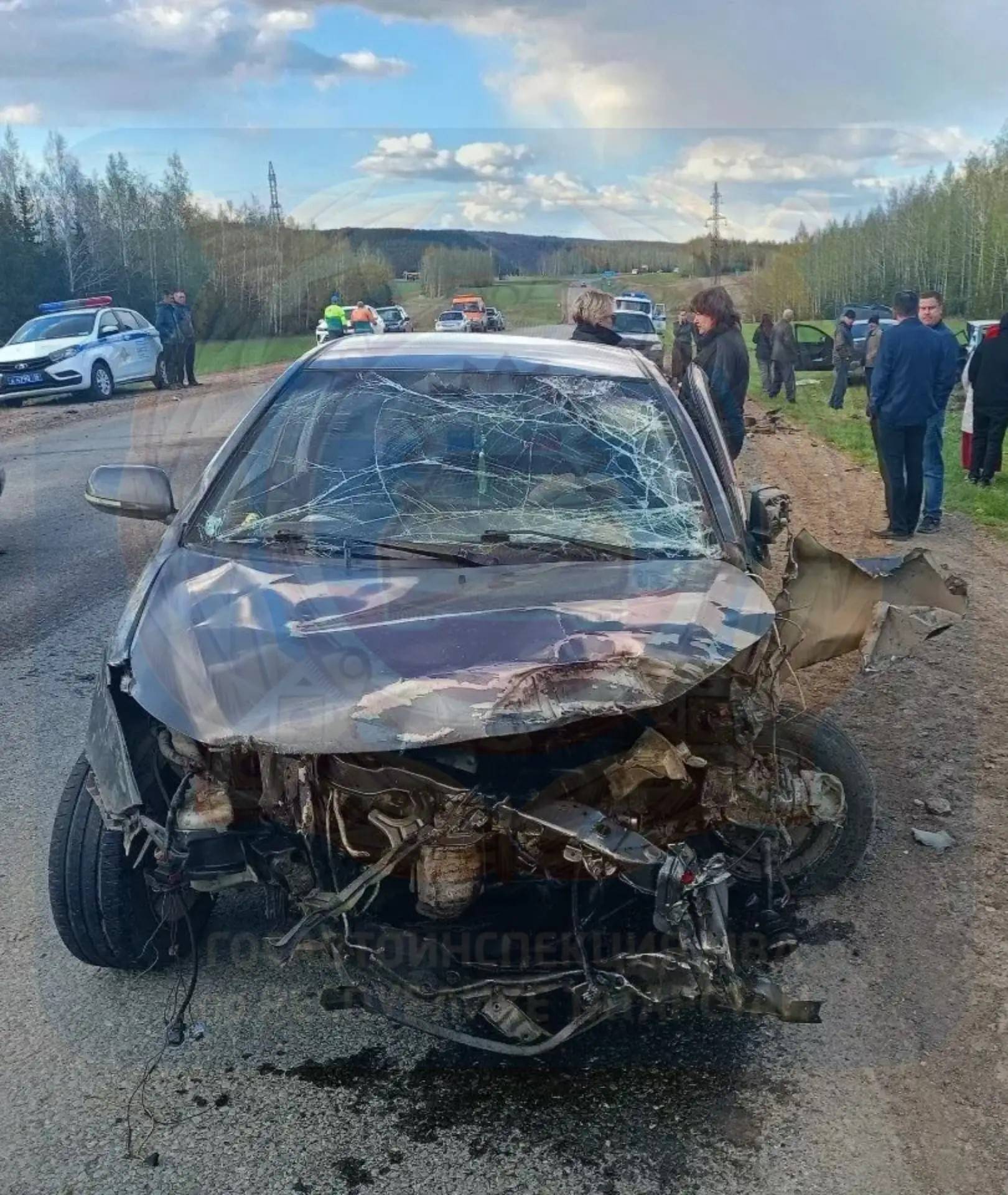 Водитель на Geely столкнулся с четырьмя машинами в Лениногорском районе – погиб человек
