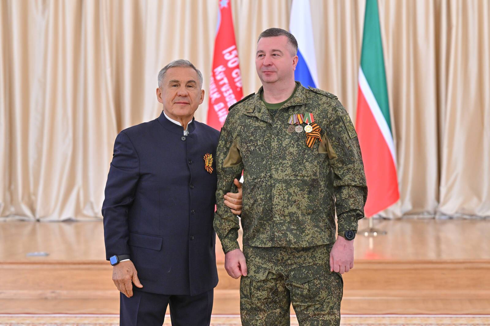 Минниханов вручил государственные награды в Казанском Кремле