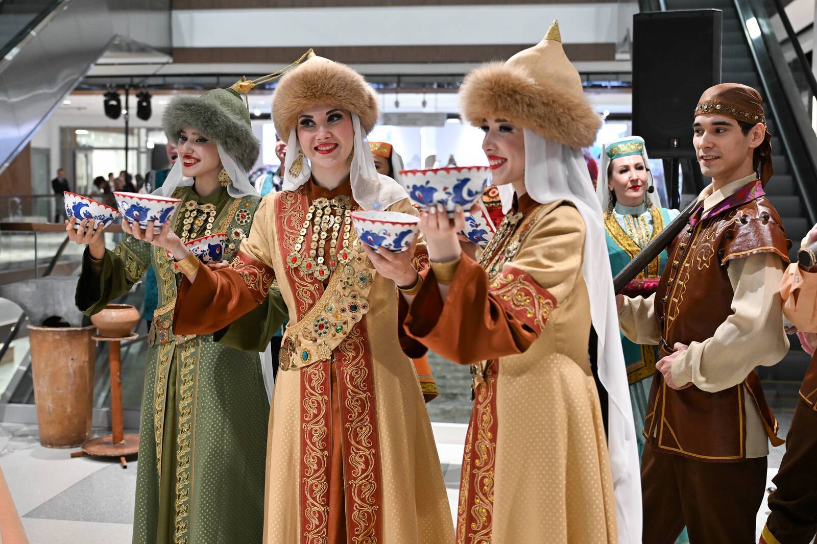 Минниханов посетил открывшийся Центр уникального мастерства в Казани