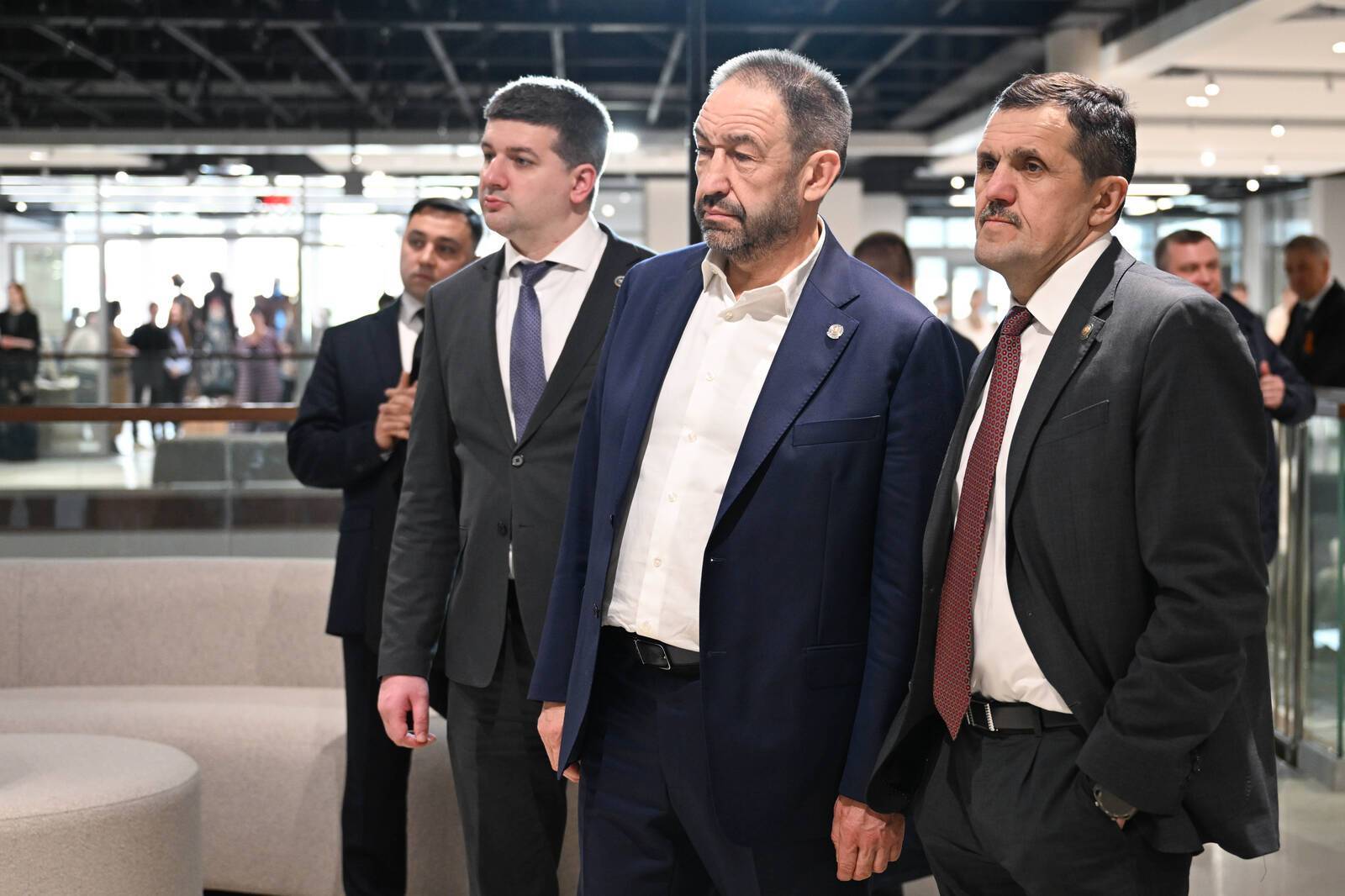 Минниханов посетил открывшийся Центр уникального мастерства в Казани