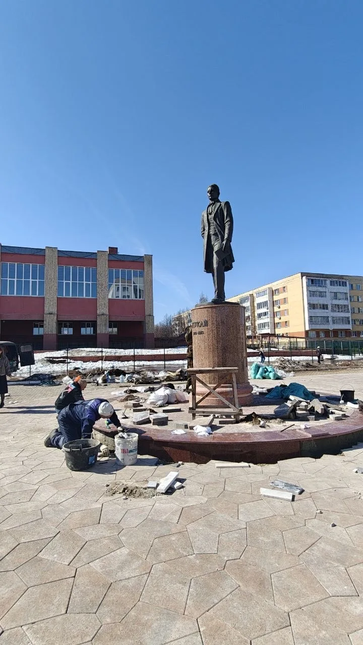 В Елабуге завершается реконструкция сквера Габдуллы Тукая