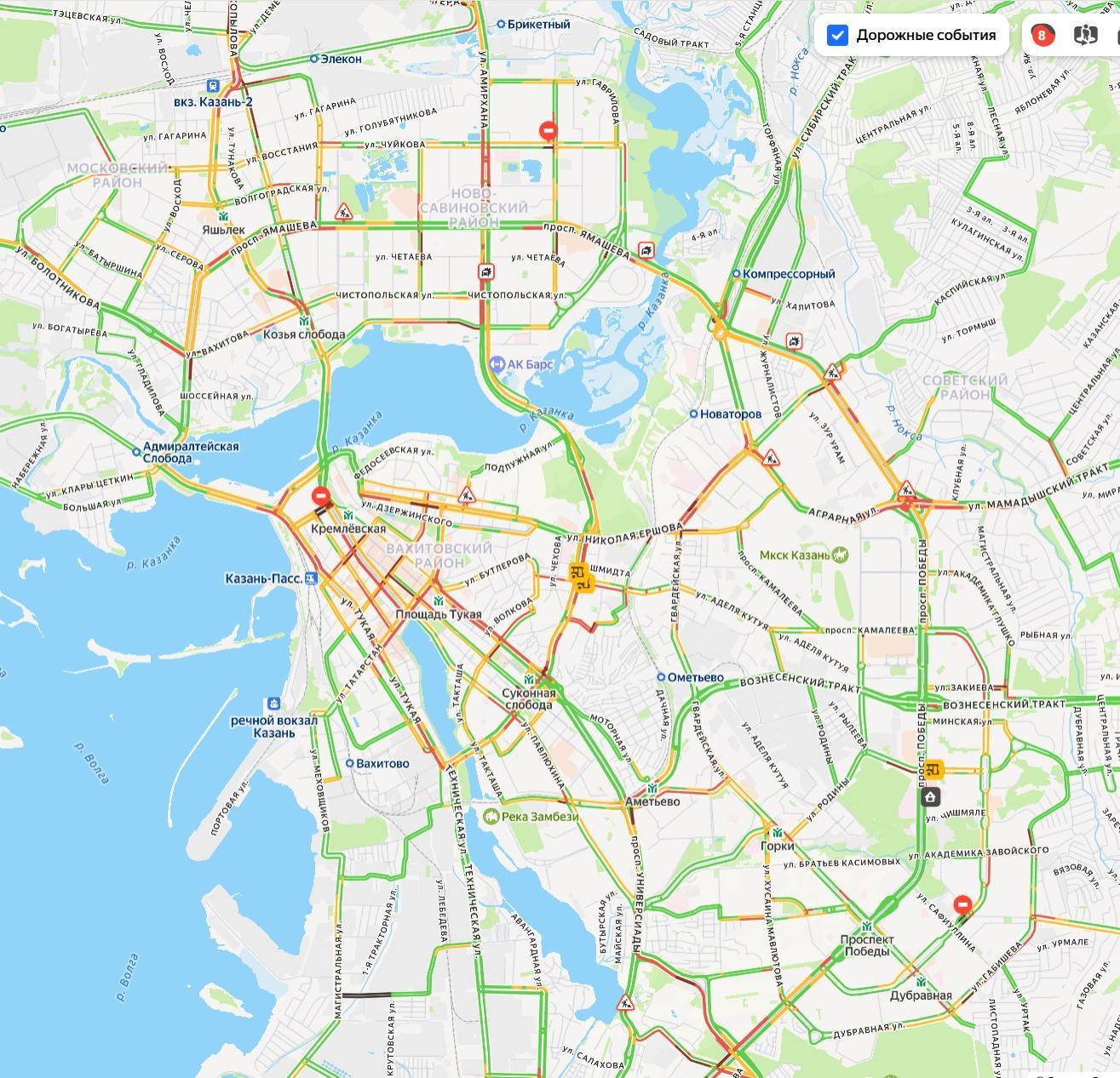 Казань встала в восьмибалльных пробках