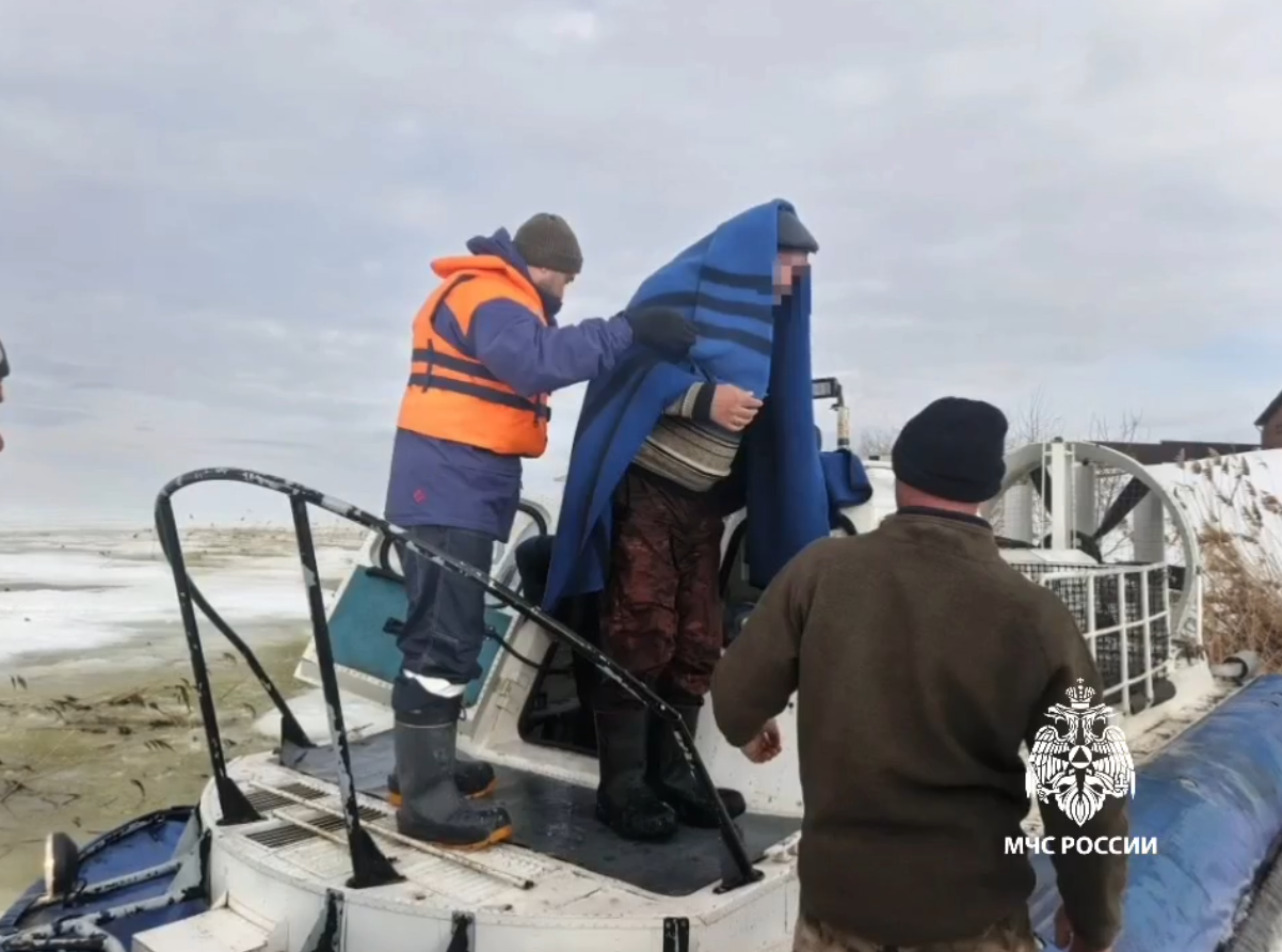 На реке Ик в Мензелинском районе спасли рыбака, провалившегося под лед