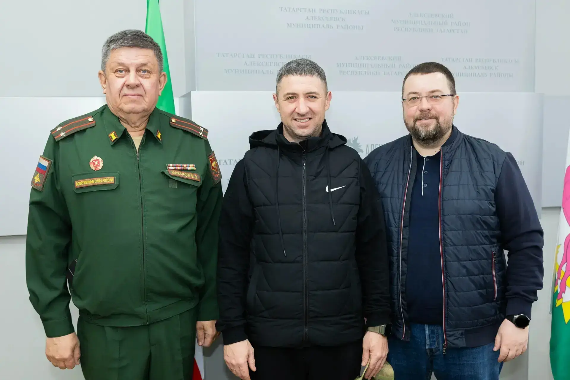 Глава Алексеевского района расспросил бойца СВО о службе и личных планах