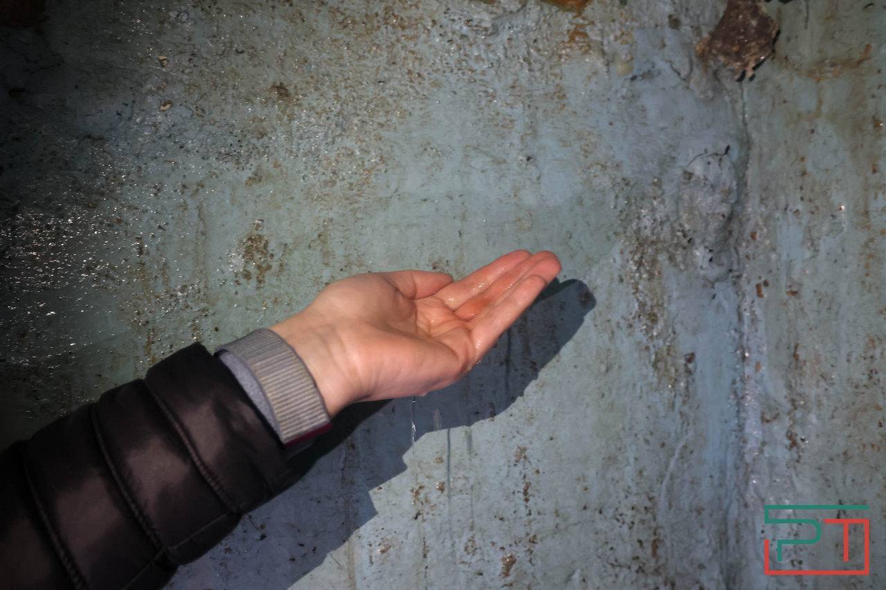 «Не хотим переезжать!»: жильцы сталинки в Казани воюют с УК, которая пытается сделать их дом аварийным