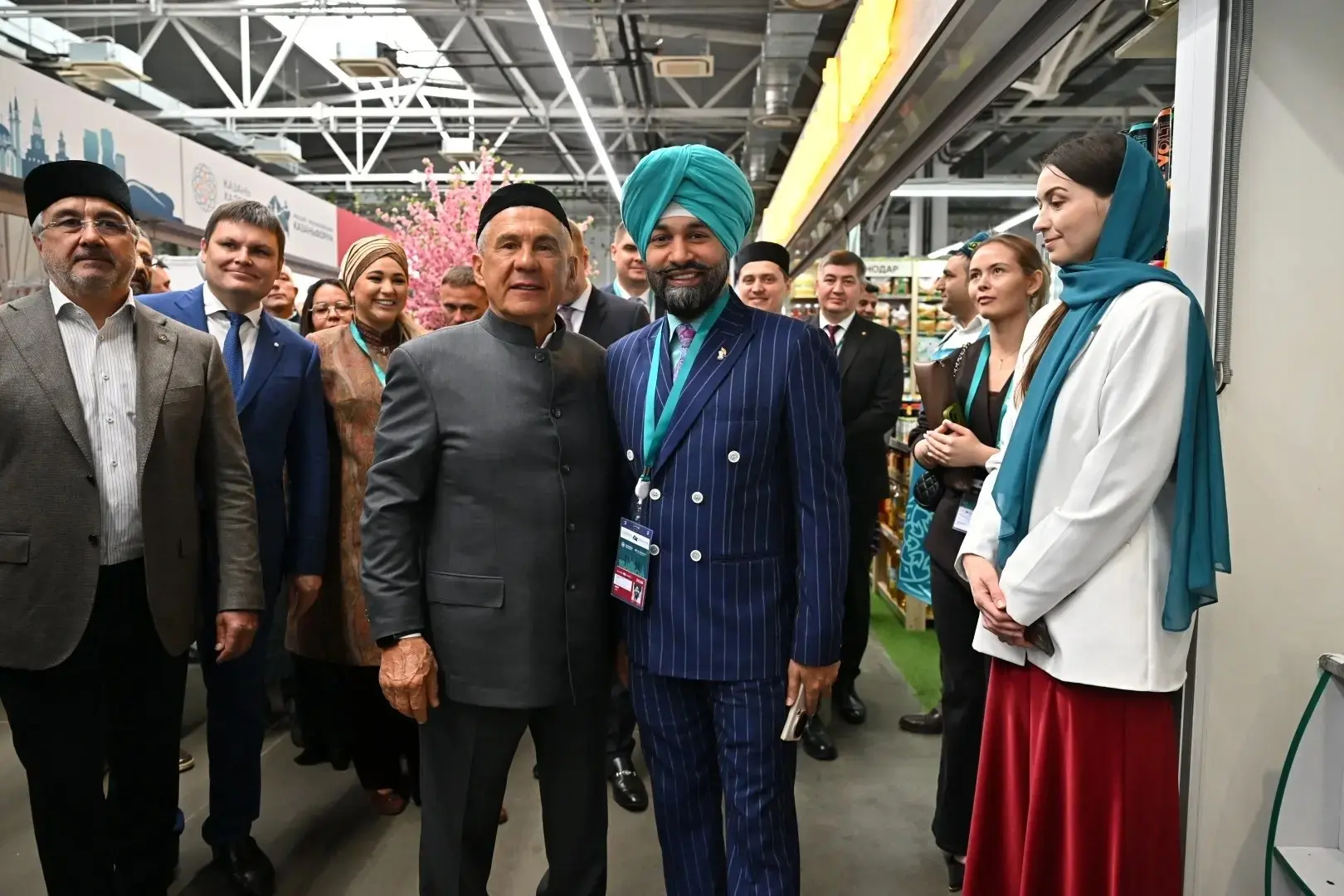 Минниханов опубликовал фотографии с открывшейся выставки Kazan Halal Market