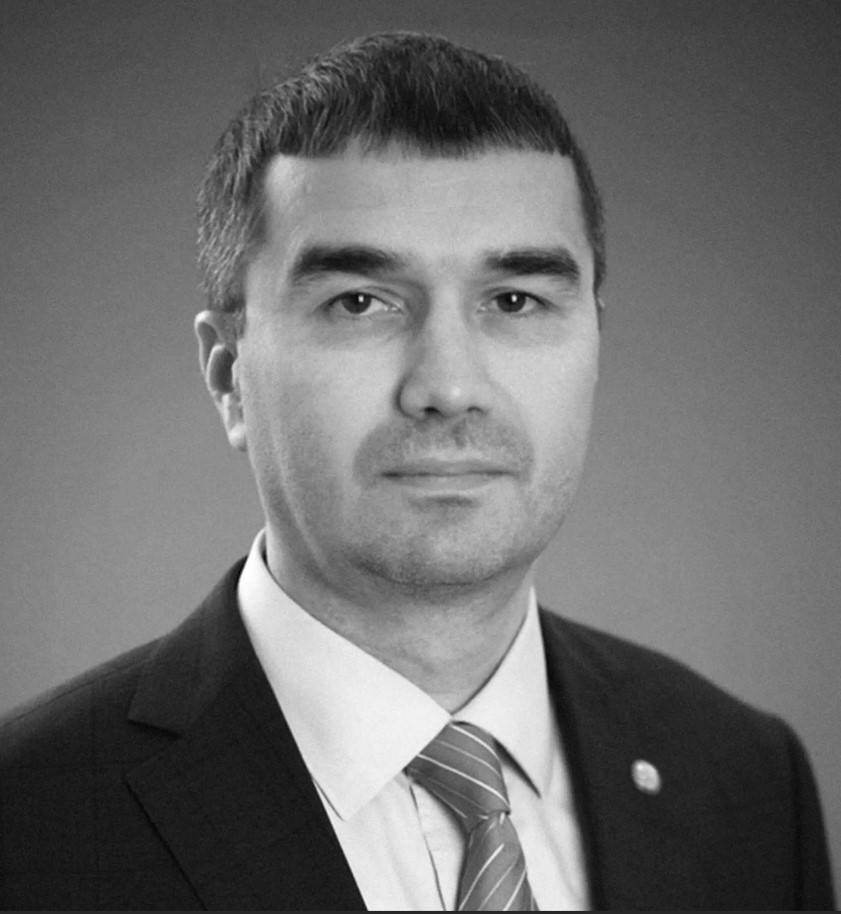 Скончался экс-врио начальника Управления ЗАГС Кабмина РТ Ильдар Бадреев