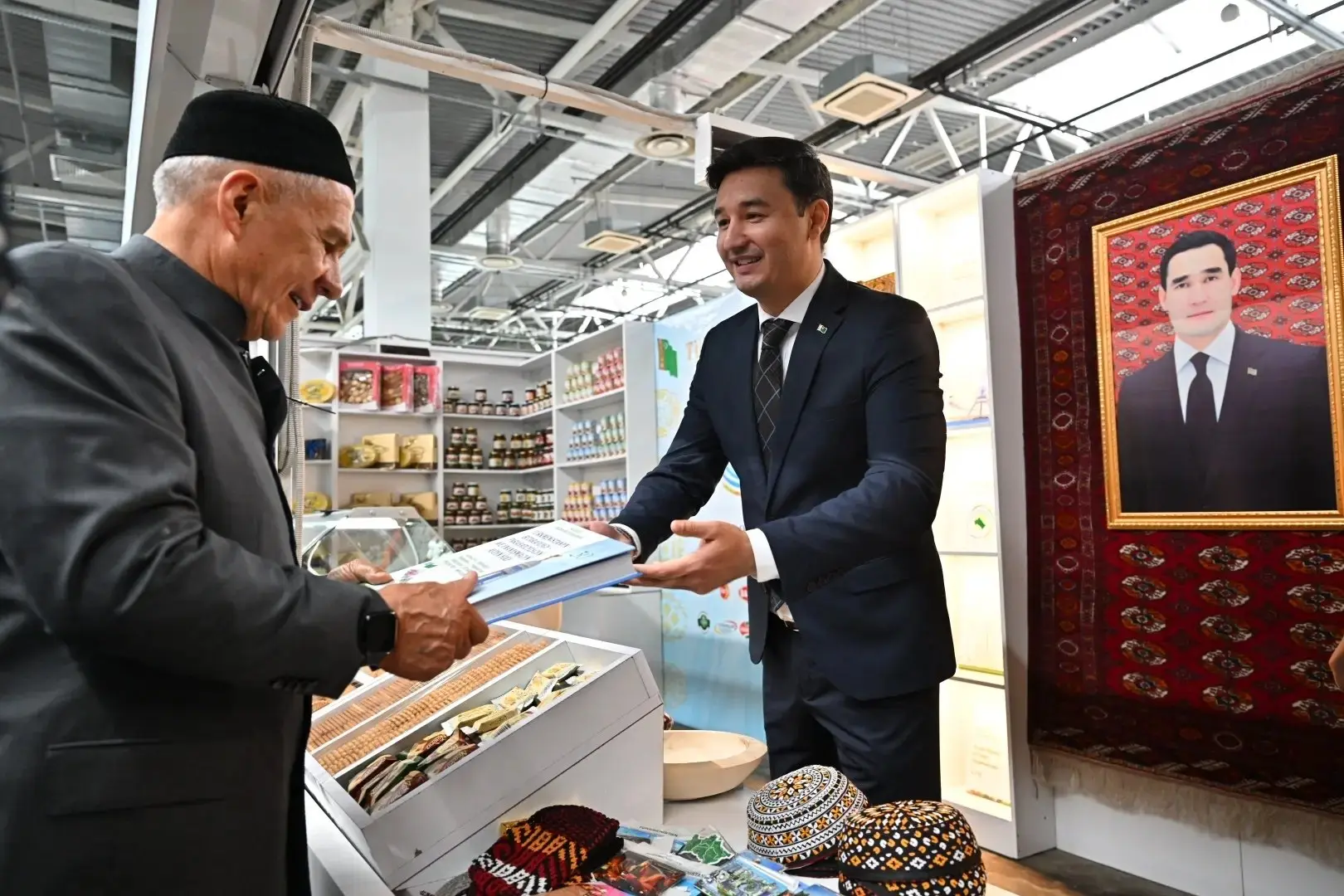 Минниханов опубликовал фотографии с открывшейся выставки Kazan Halal Market