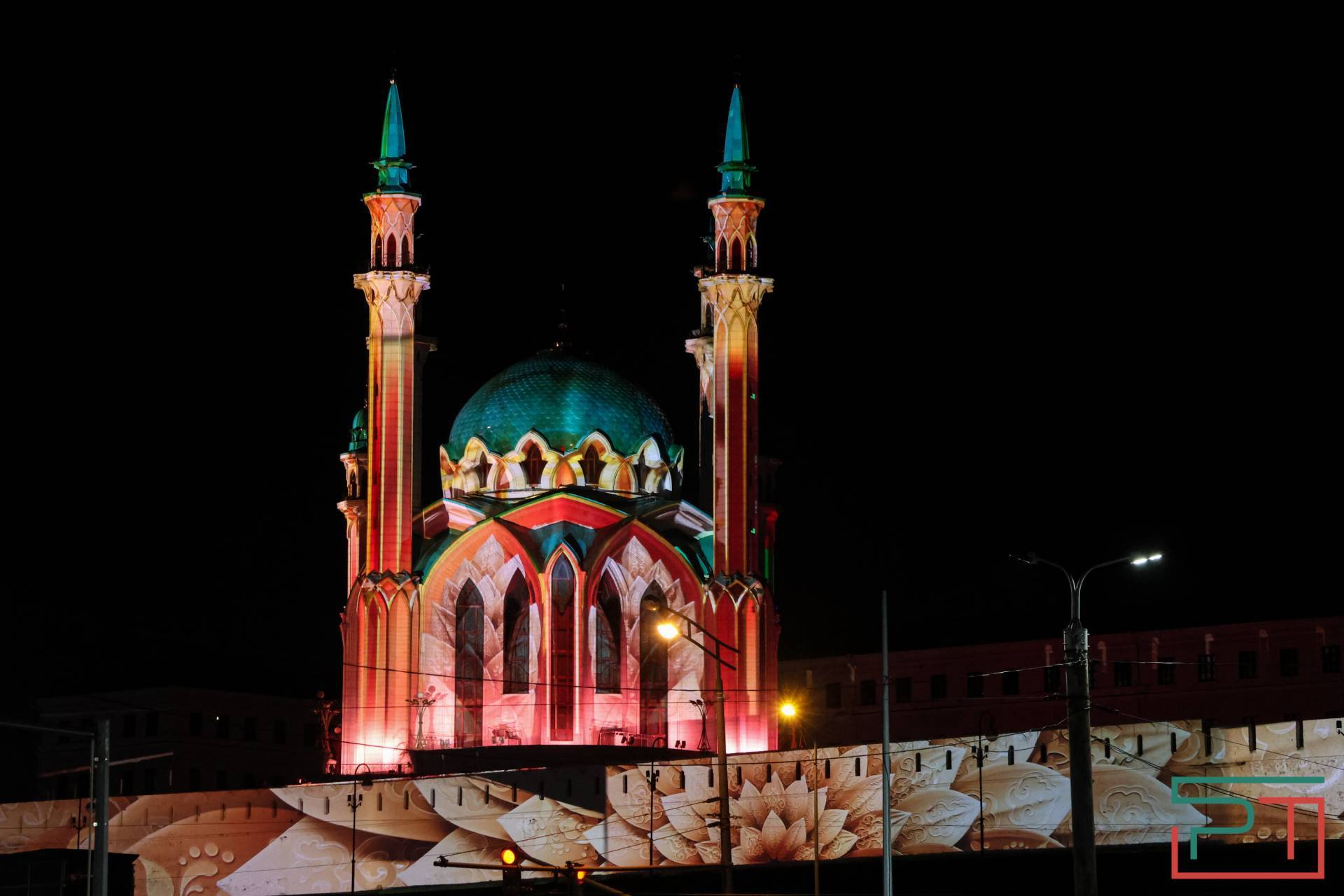 Световое шоу на мечети Кул Шариф и стенах Казанского кремля