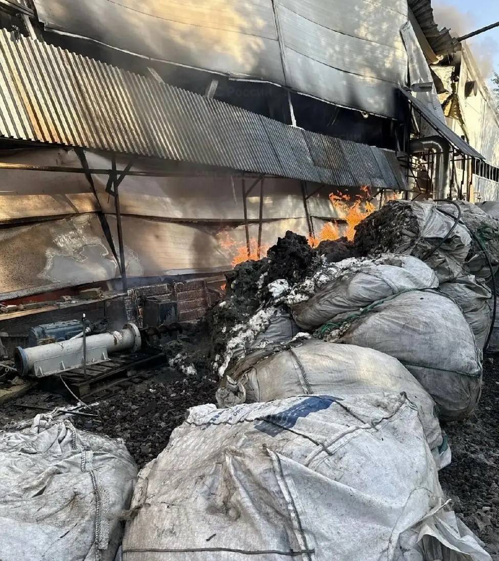 Пожар на 6 тысячах «квадратов» локализовали в промзоне Набережных Челнов