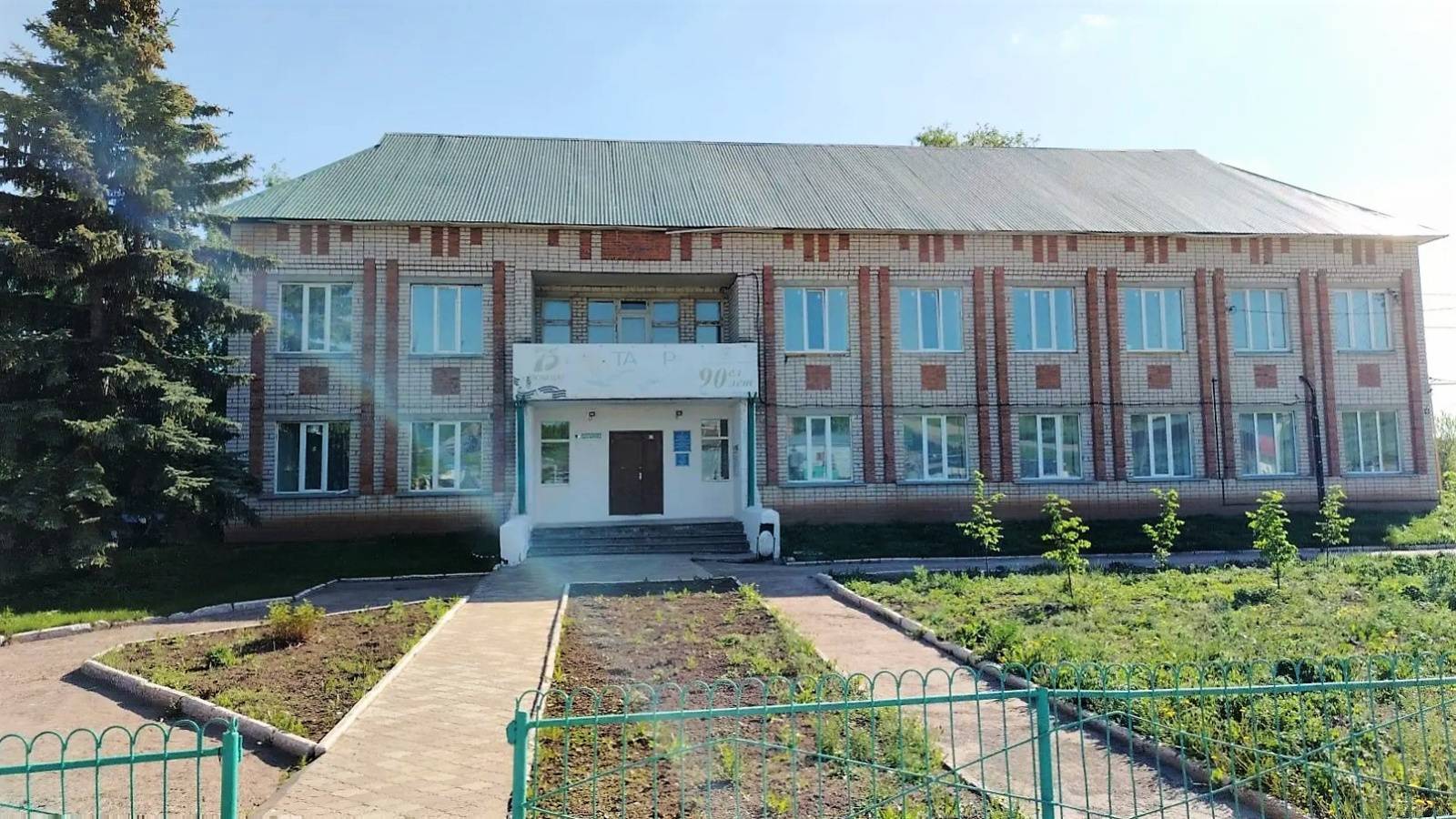 В одной из старейших библиотек Кукморского района идёт капремонт по нацпроекту «Семья»