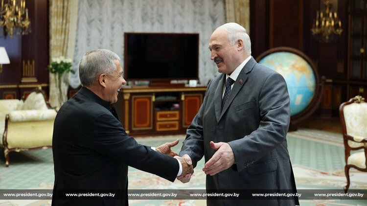 Лукашенко на встрече с Миннихановым заявил, что Беларусь очень похожа на Татарстан