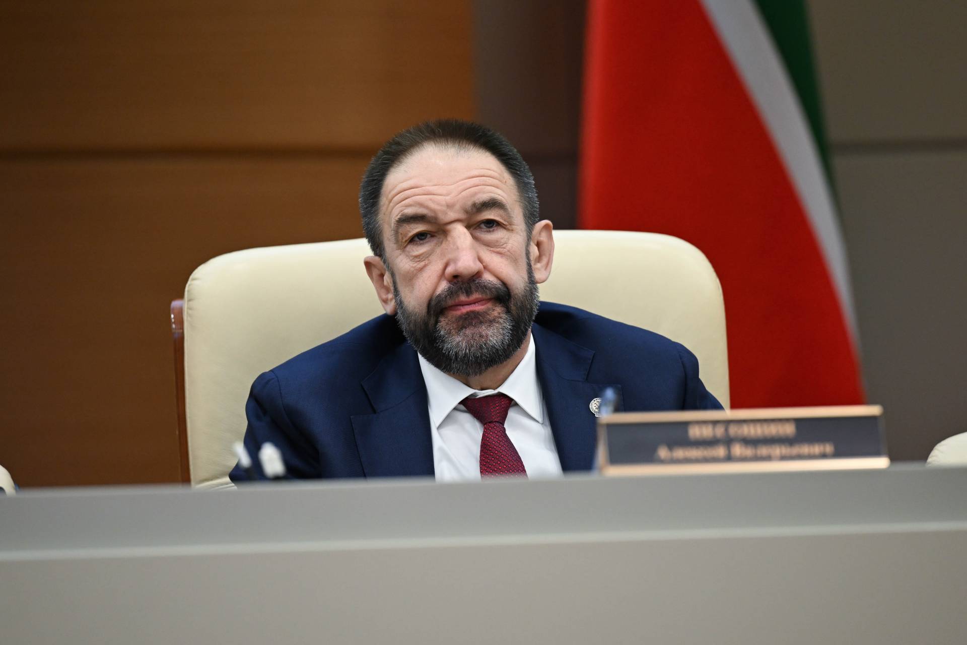 «Ежедневный упорный труд»: Песошин поздравил татарстанцев с Днем химика