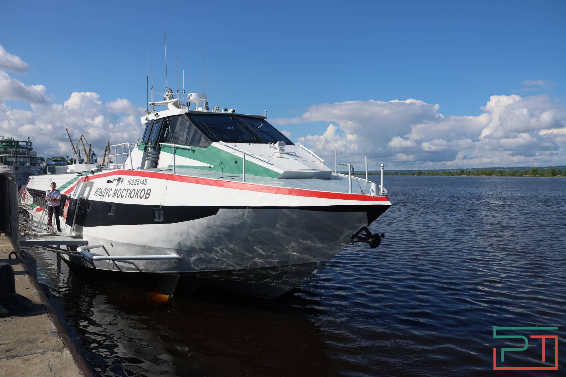 Путешествие из Казани в Камское Устье на метеоре