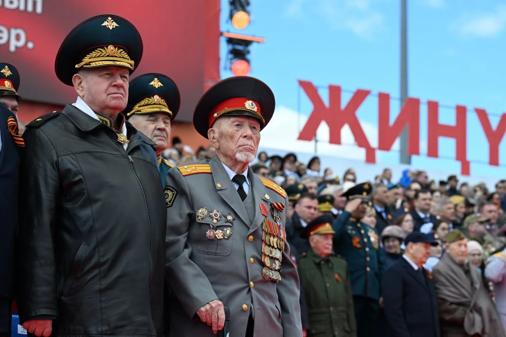 Минниханов поделился фото с парада Победы в Казани