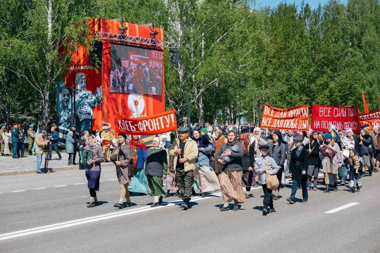 Воспитанники детсадов в Нижнекамске прошли в составе колонн на параде Победы