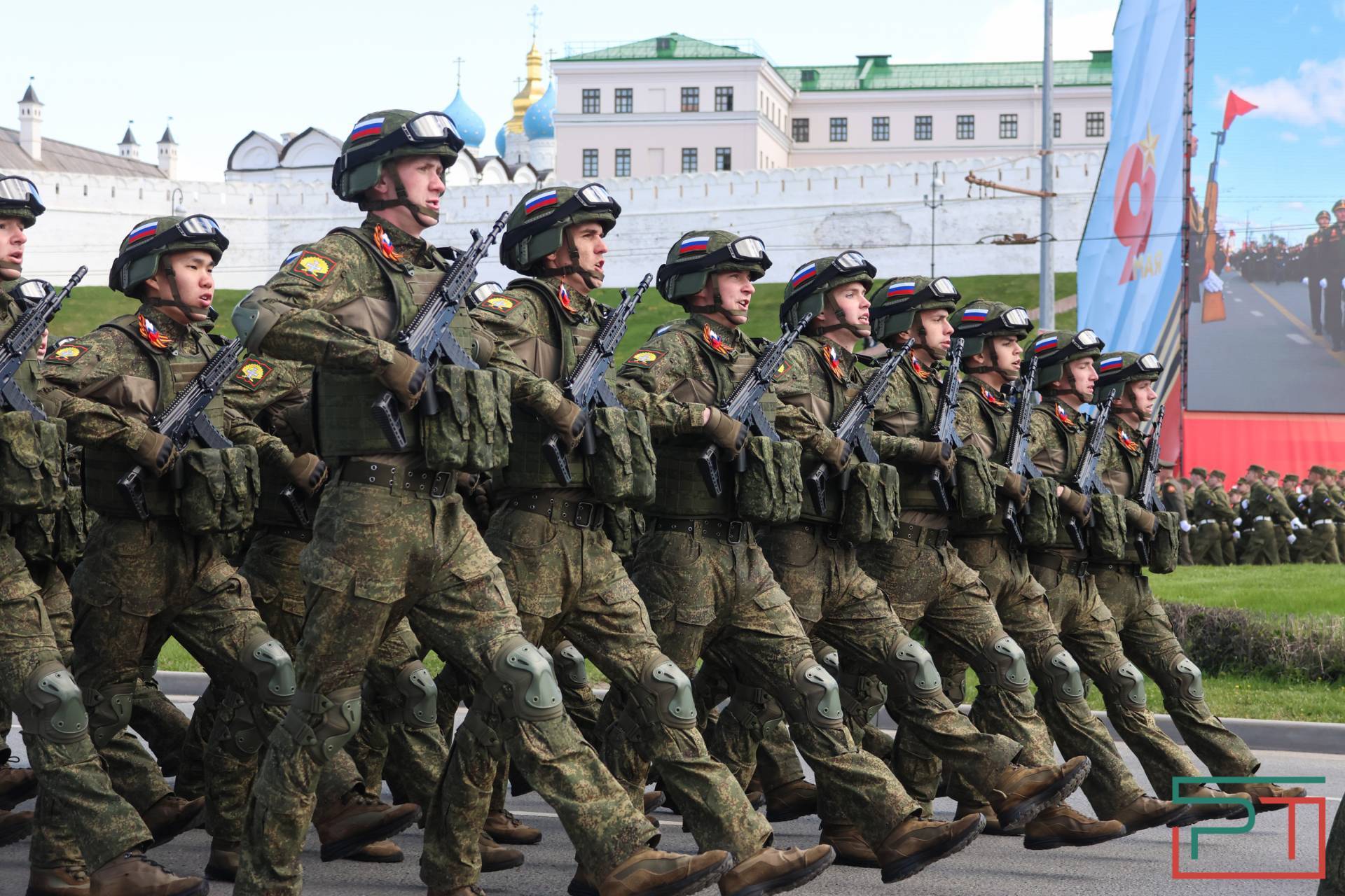 Парад Победы 9 мая в Казани