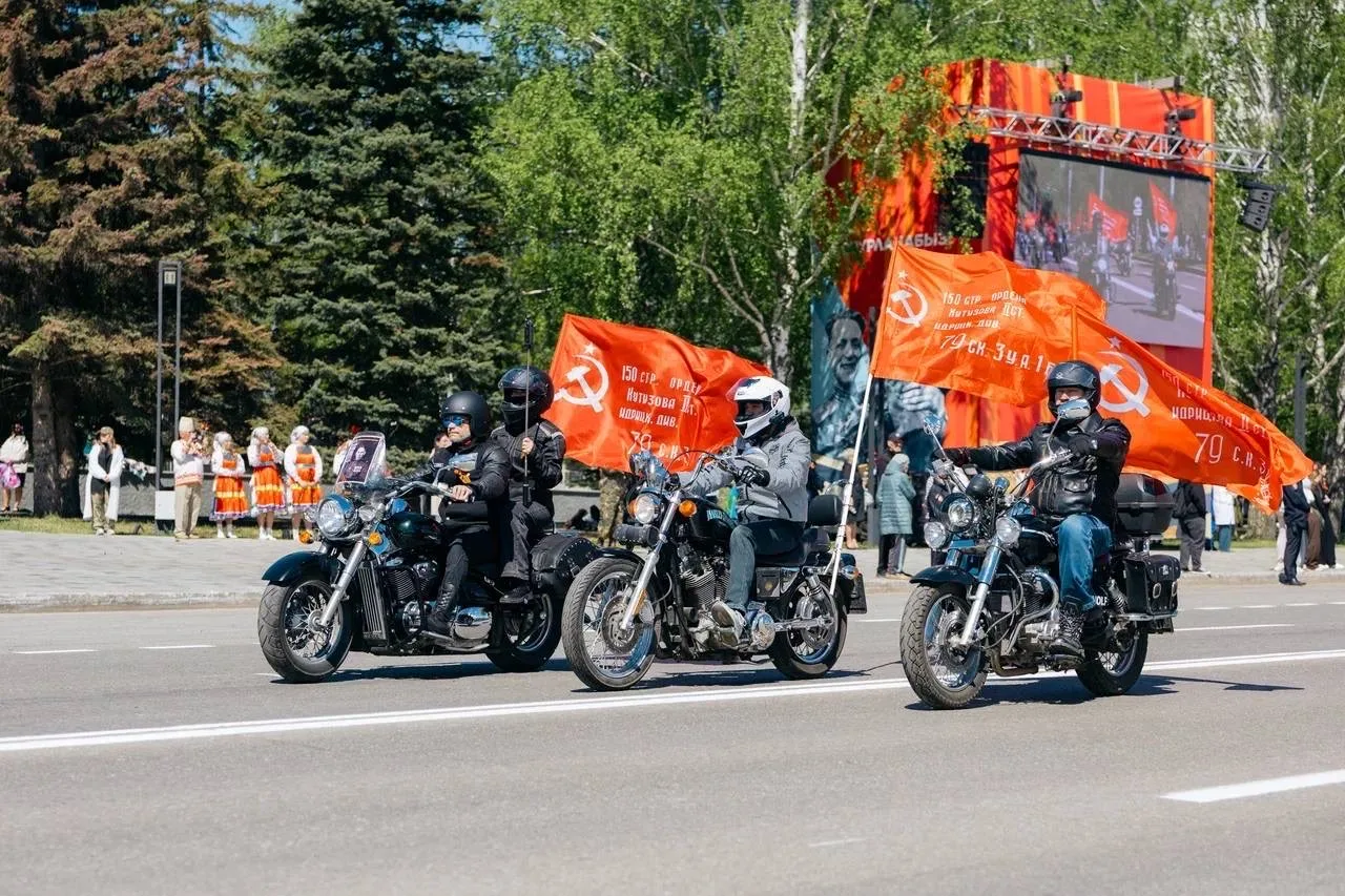 Воспитанники детсадов в Нижнекамске прошли в составе колонн на параде Победы