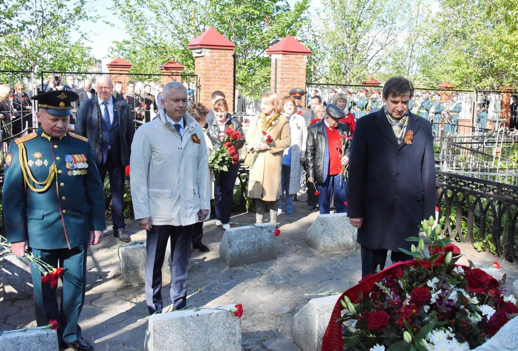 На Архангельском кладбище в Казани состоялась церемония возложения памятных венков