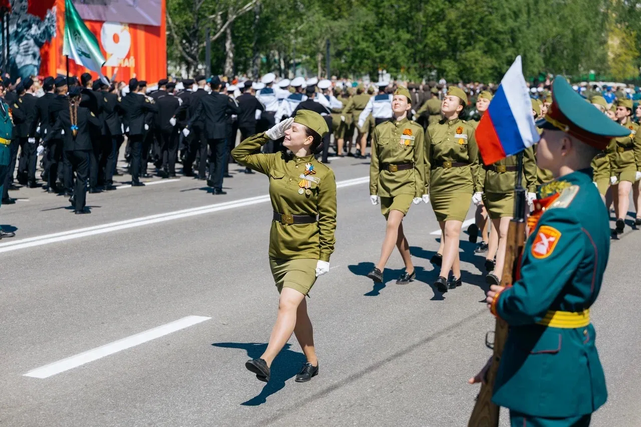 Воспитанники детсадов в Нижнекамске прошли в составе колонн на параде Победы
