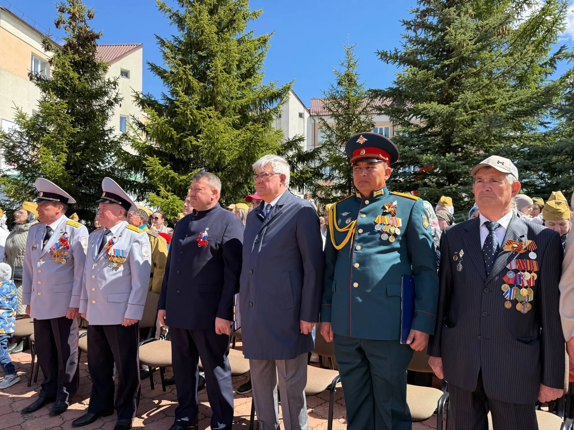 Депутаты Госсовета поздравили ветеранов с 9 Мая и приняли участие в торжествах в районах