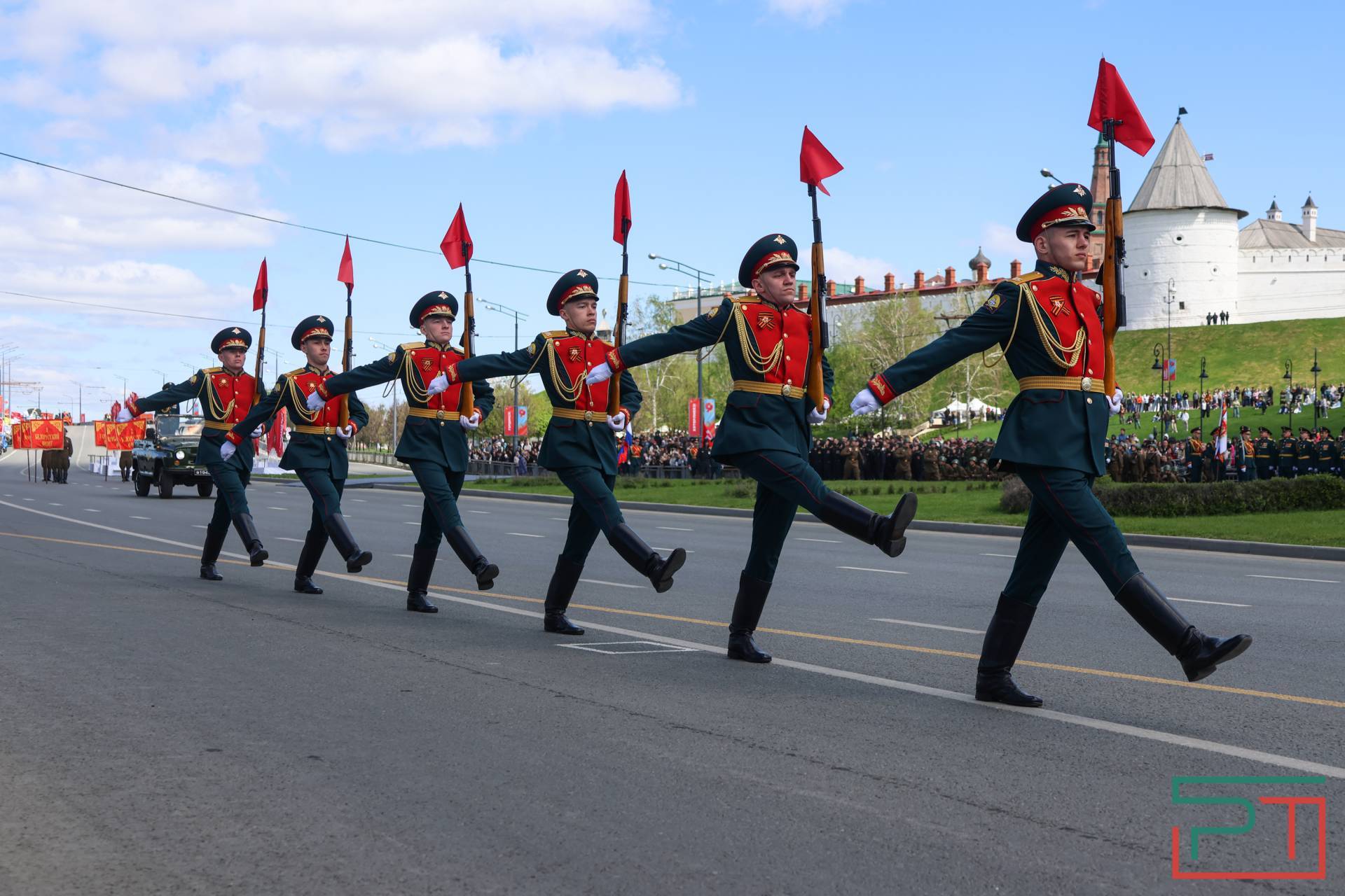Парад Победы 9 мая в Казани