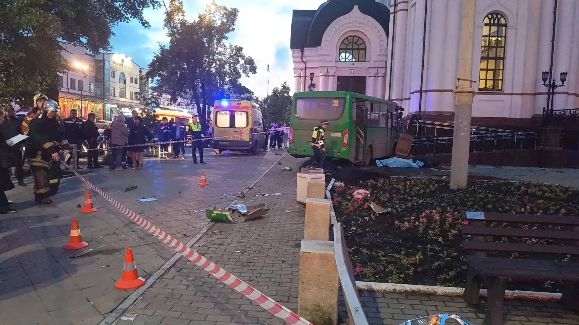 Автобус наехал в группу людей в Екатеринбурге — погибли четверо