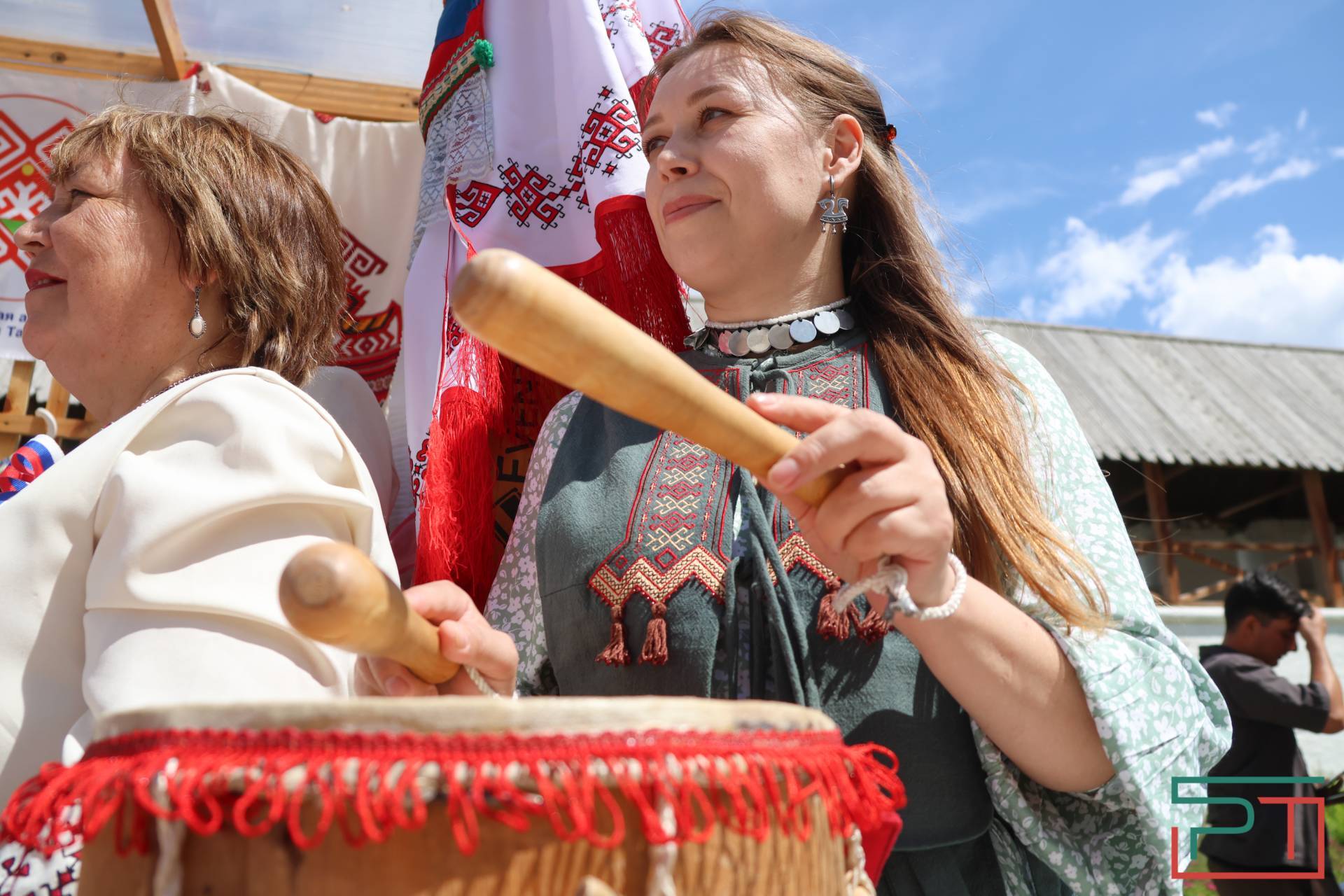 Шествие Парада Дружбы народов прошло в Казанском Кремле
