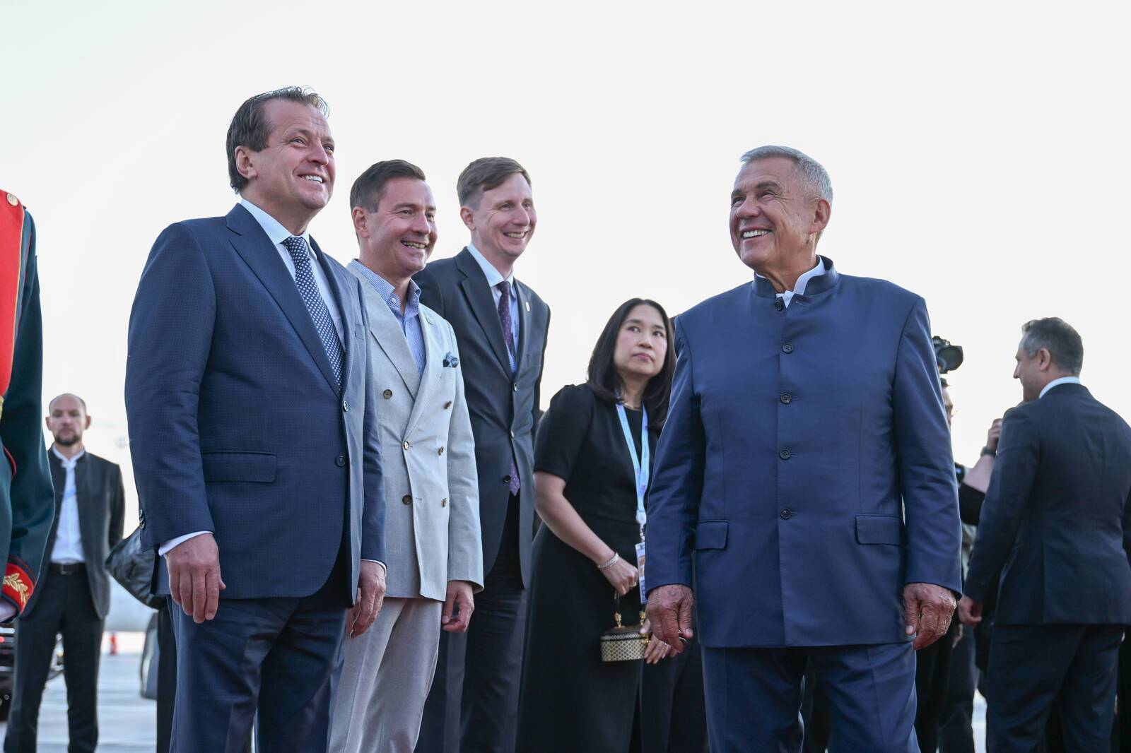 Минниханов встретил Премьер-министра Таиланда в аэропорту Казани