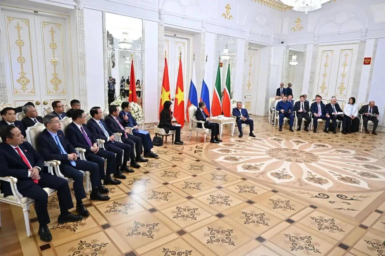 Минниханов предложил Премьеру Вьетнама открыть Генконсульство в Казани