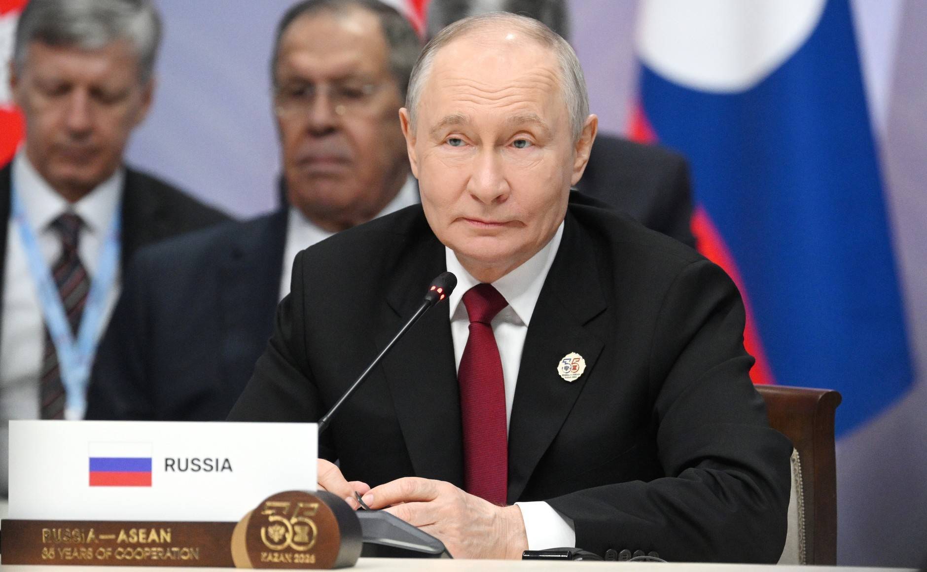 «АСЕАН выдержала испытание временем»: Путин открыл пленарное заседание саммита в Казани