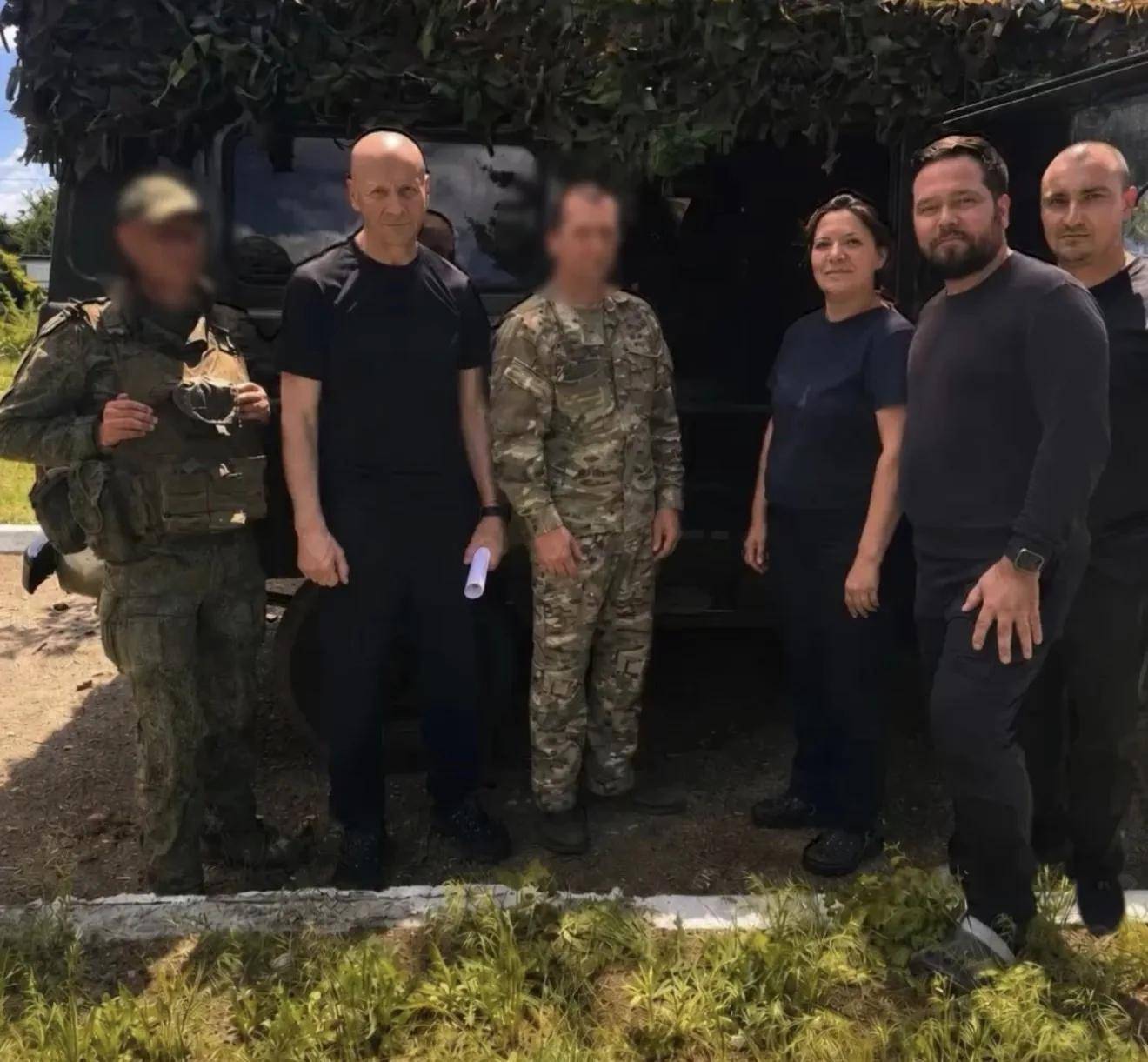 Альметьевцы доставили гуманитарный груз в зону СВО и встретились с бойцами