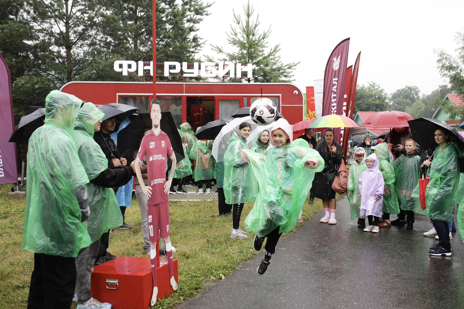 Игроки «Рубина» посетили Сабантуй в Мирном и встретились с фанатами