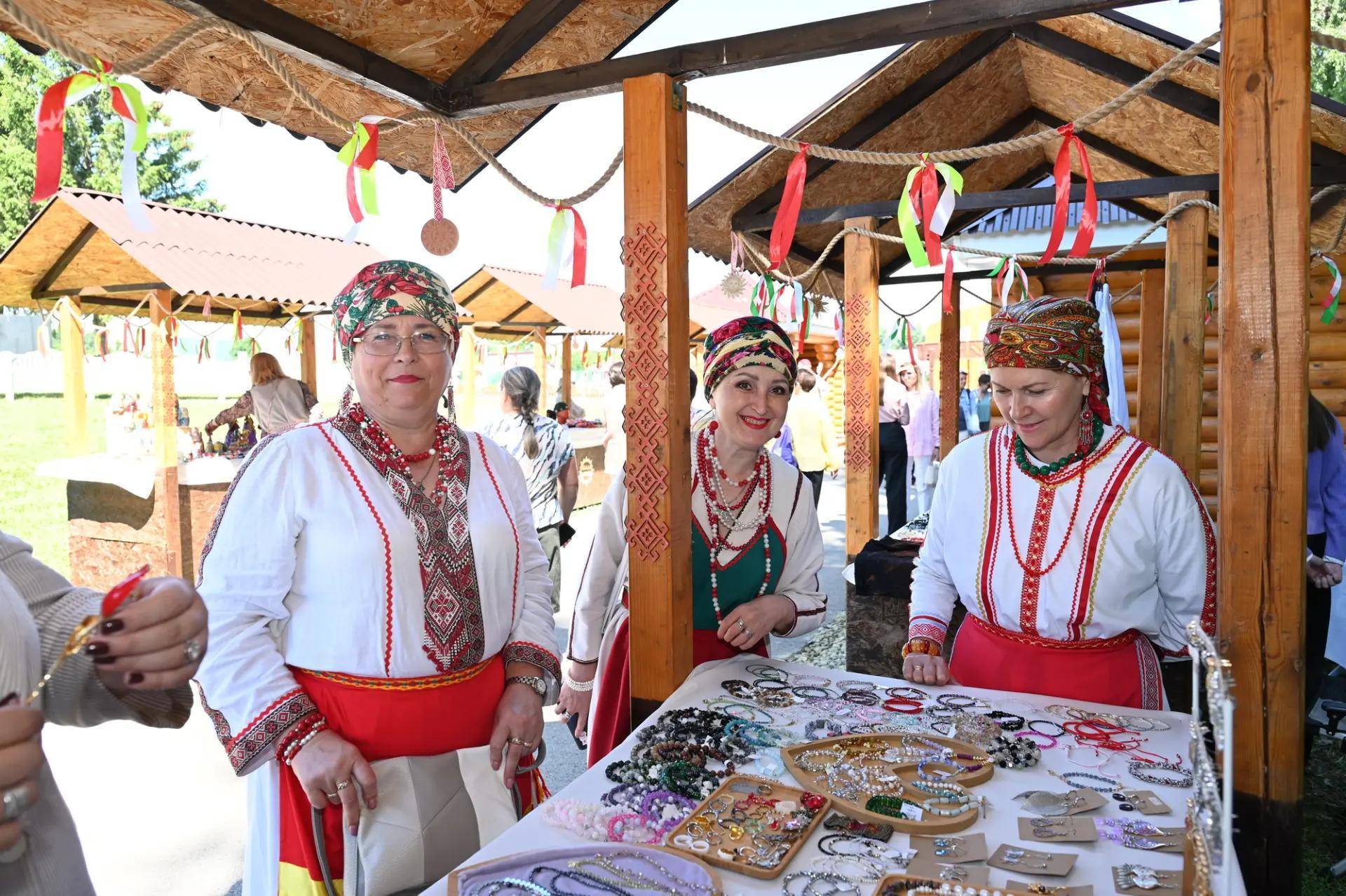 «Мордовская красавица», уха и фестиваль кукольных театров: в Татарстане прошел Валда шинясь