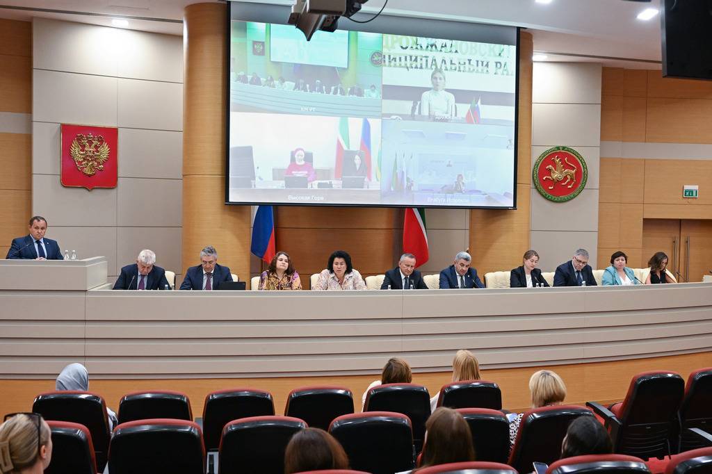 Отличников поддержат рублем: казанские вузы начали борьбу за лучших абитуриентов