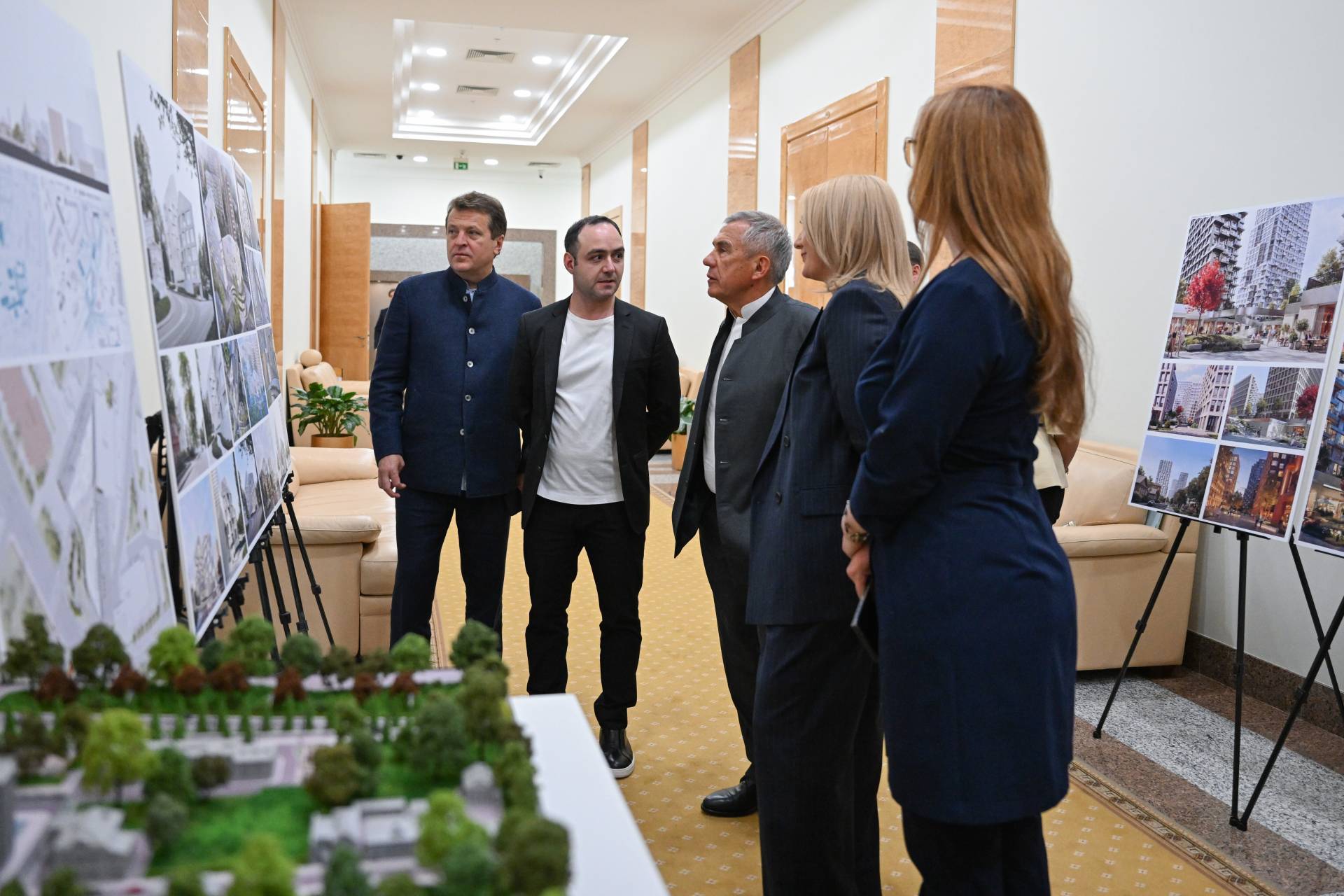 Комиссия во главе с Минниханов рассмотрела проекты строительства в исторических поселениях