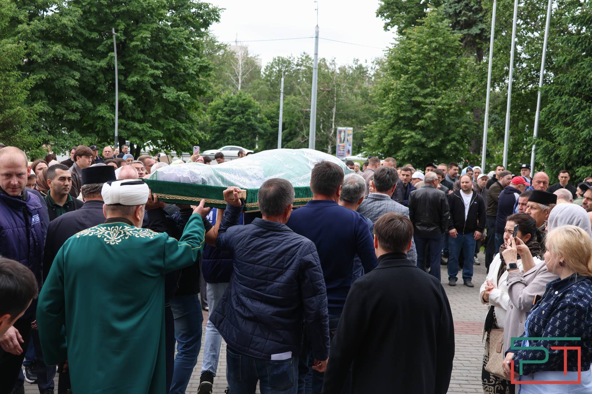 В Казани простились с журналистом Радиком Сабировым