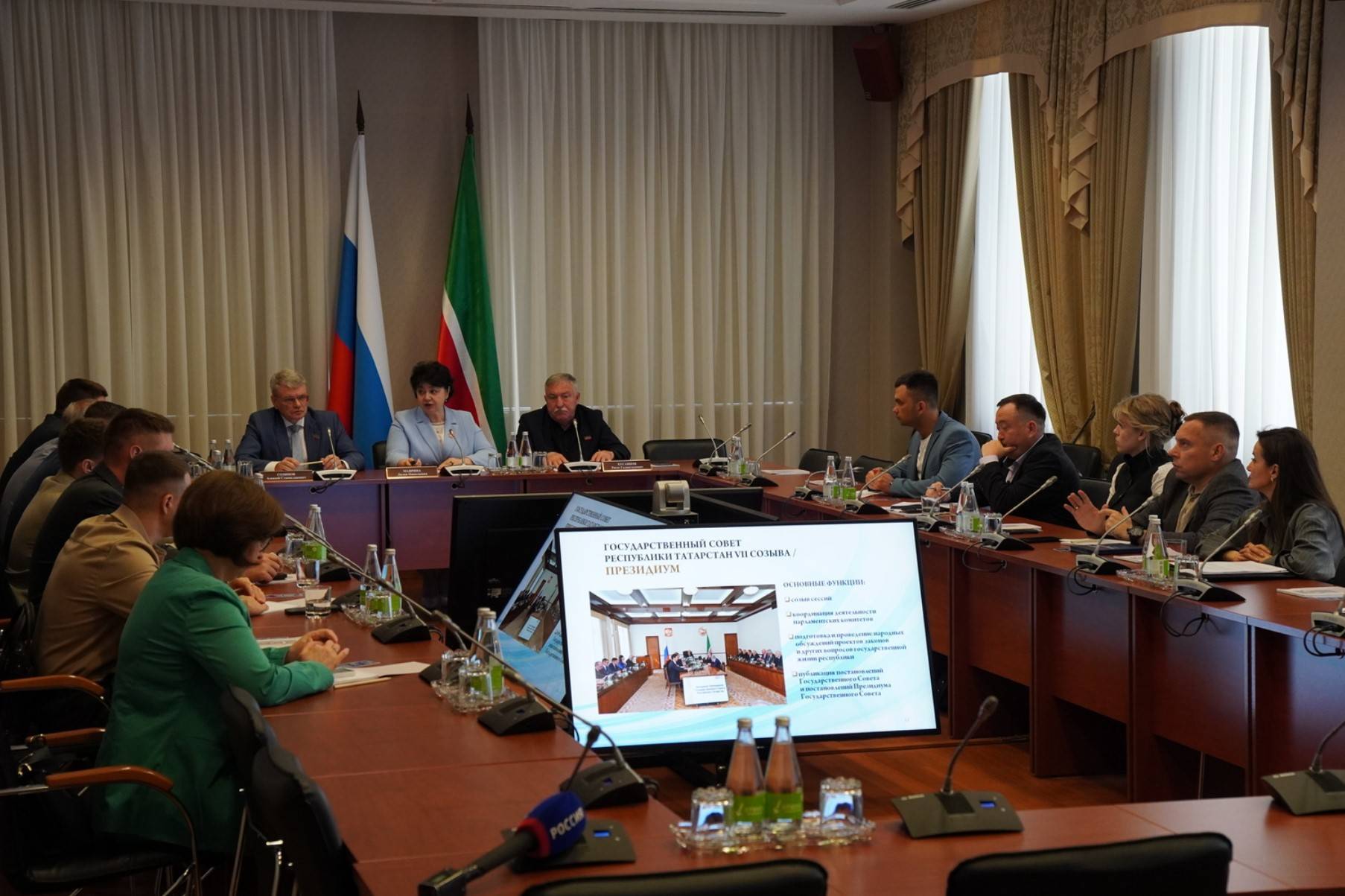 Участники проекта «Время героев» посетили Государственный Совет Татарстана
