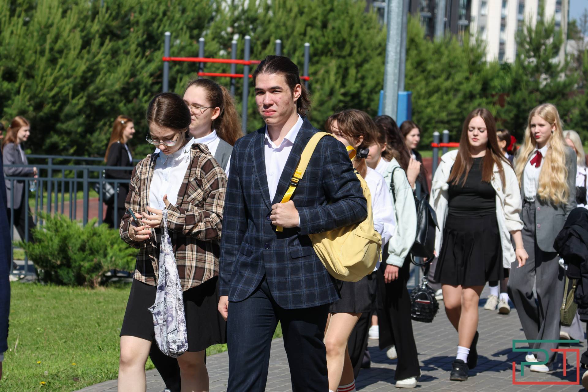 Казанские школьники сдают ЕГЭ по русскому языку